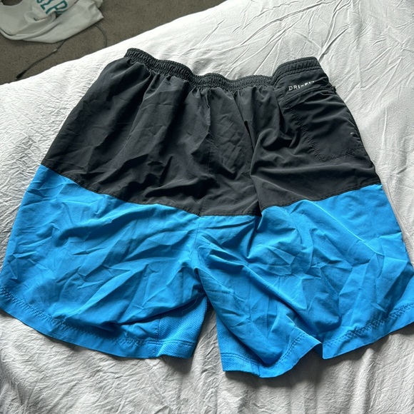 Men’s Nike Shorts - Picture 2 of 2
